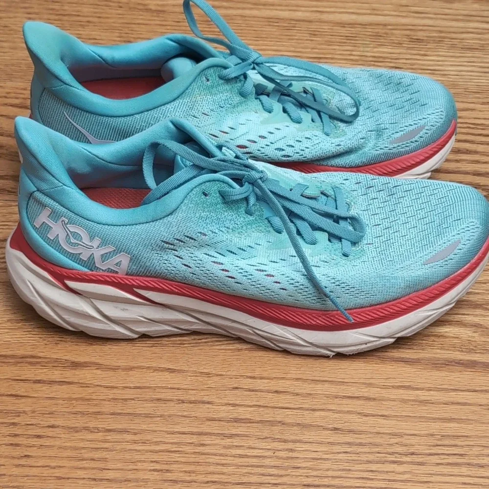 Hoka One One Clifton 8 Women's Running Shoes Light Blue Red White Size 10B